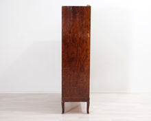 Lataa kuva Galleria-katseluun, Antiikkinen vaatekaappi
