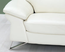 Lataa kuva Galleria-katseluun, 3-istuttava nahkasohva valkoinen
