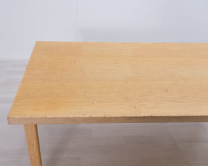 Artek ruokapöytä holkkijaloilla