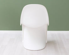 Lataa kuva Galleria-katseluun, Vitra Panton tuoli valkoinen
