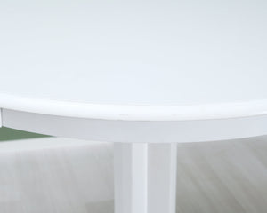 Pyöreä ruokapöytä valkoinen