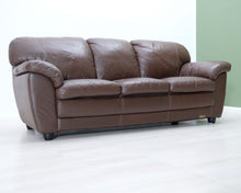 Lataa kuva Galleria-katseluun, 3-istuttava nahkasohva ruskea
