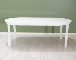 Ruokapöytä ovaalilla pöytälevyllä valkoinen