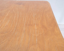 Lataa kuva Galleria-katseluun, Vanha puinen ruokapöytä
