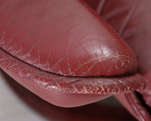 Lataa kuva Galleria-katseluun, Nahkainen nojatuoli ja rahi viininpunainen
