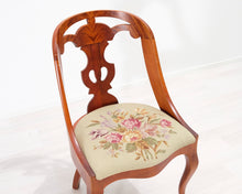 Lataa kuva Galleria-katseluun, Antiikkityylinen tuoli
