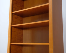 Lataa kuva Galleria-katseluun, Asko kirjahylly
