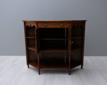 Lataa kuva Galleria-katseluun, Antiikkinen sivupöytä
