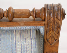 Lataa kuva Galleria-katseluun, Antiikkinen nojatuoli raidallisella istuimella 1800-luku
