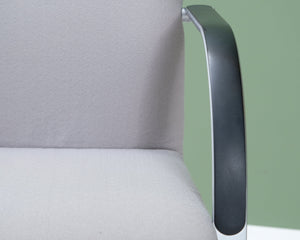 Fritz Hansen Independence tuoli harmaa