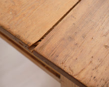 Lataa kuva Galleria-katseluun, Antiikkinen ruokapöytä
