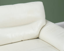 Lataa kuva Galleria-katseluun, 3-istuttava nahkasohva valkoinen
