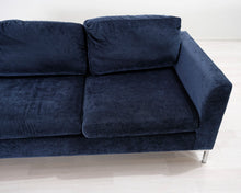 Lataa kuva Galleria-katseluun, 3-istuttava samettisohva tummansininen
