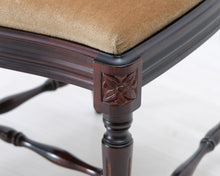 Lataa kuva Galleria-katseluun, Kustavilaistyylinen tuoli beige
