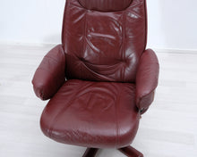 Lataa kuva Galleria-katseluun, 80-luvun mekanismituoli ja rahi tummanruskea

