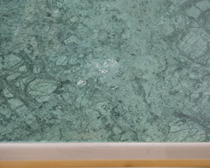 Sohvapöytä marmorisella pöytälevyllä