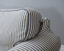 Lataa kuva Galleria-katseluun, Asko 2,5-istuttava kangassohva raidallinen
