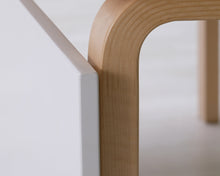 Lataa kuva Galleria-katseluun, Artek työpöytä 70 x 180 cm koivu / valkoinen
