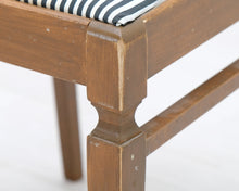 Lataa kuva Galleria-katseluun, Antiikkinen tuoli
