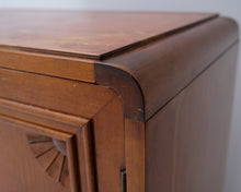 Lataa kuva Galleria-katseluun, Antiikkinen kaappi
