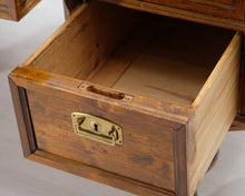 Lataa kuva Galleria-katseluun, Antiikkinen kirjoituspöytä
