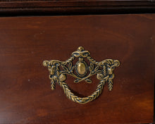 Lataa kuva Galleria-katseluun, Antiikkinen lipasto ruskea
