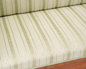 Karl Johan -tyylinen sohva