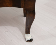 Lataa kuva Galleria-katseluun, Antiikkinen kaappi
