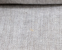 Lataa kuva Galleria-katseluun, 2-istuttava kangassohva vaaleanharmaa
