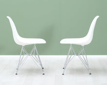 Lataa kuva Galleria-katseluun, Vitra Eames DSR tuoli valkoinen
