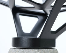 Lataa kuva Galleria-katseluun, Magis Chair One tuoli betoni / musta
