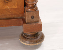 Lataa kuva Galleria-katseluun, Antiikkinen lipasto
