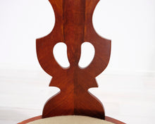 Lataa kuva Galleria-katseluun, Antiikkityylinen tuoli
