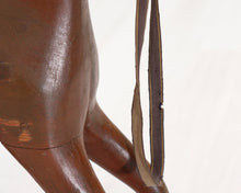 Lataa kuva Galleria-katseluun, Antiikkinen keinuhevonen
