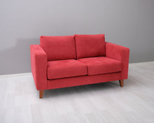 Lataa kuva Galleria-katseluun, Adea 2-istuttava kangassohva punainen
