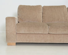 Lataa kuva Galleria-katseluun, Pohjanmaan Tokyo 3-istuttava kangassohva beige
