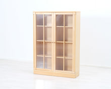 Lataa kuva Galleria-katseluun, Asko vitriini
