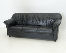 Lataa kuva Galleria-katseluun, 3-istuttava nahkasohva musta
