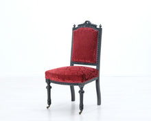Lataa kuva Galleria-katseluun, Antiikkinen tuoli punamusta
