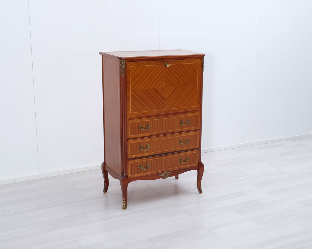 Antiikkinen baarikaappi