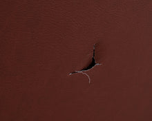 Lataa kuva Galleria-katseluun, Pohjanmaan 2,5-istuttava nahkasohva ruskea
