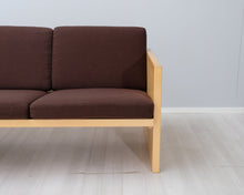 Lataa kuva Galleria-katseluun, Artek 547A sohva ruskea

