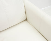 Lataa kuva Galleria-katseluun, Pohjanmaan Chic 3h-sohva Soft Antique-nahka valkoinen
