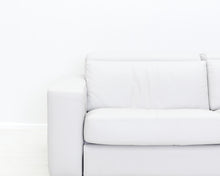 Lataa kuva Galleria-katseluun, Italialainen nahkasohva valkoinen
