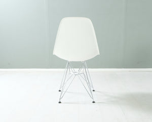 Vitra Eames DSR tuoli, valkoinen