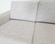 Lataa kuva Galleria-katseluun, Asko Antti divaanisohva vaaleanharmaa
