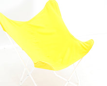 Lataa kuva Galleria-katseluun, Lepakkotuoli keltainen kangas 70-luku
