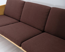 Lataa kuva Galleria-katseluun, Artek 547A sohva ruskea
