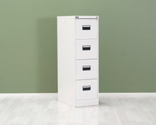 Lataa kuva Galleria-katseluun, Altikon dokumenttilaatikosto
