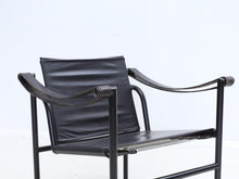 Lataa kuva Galleria-katseluun, Cassina Le Corbusier LC1 Sling tuoli
